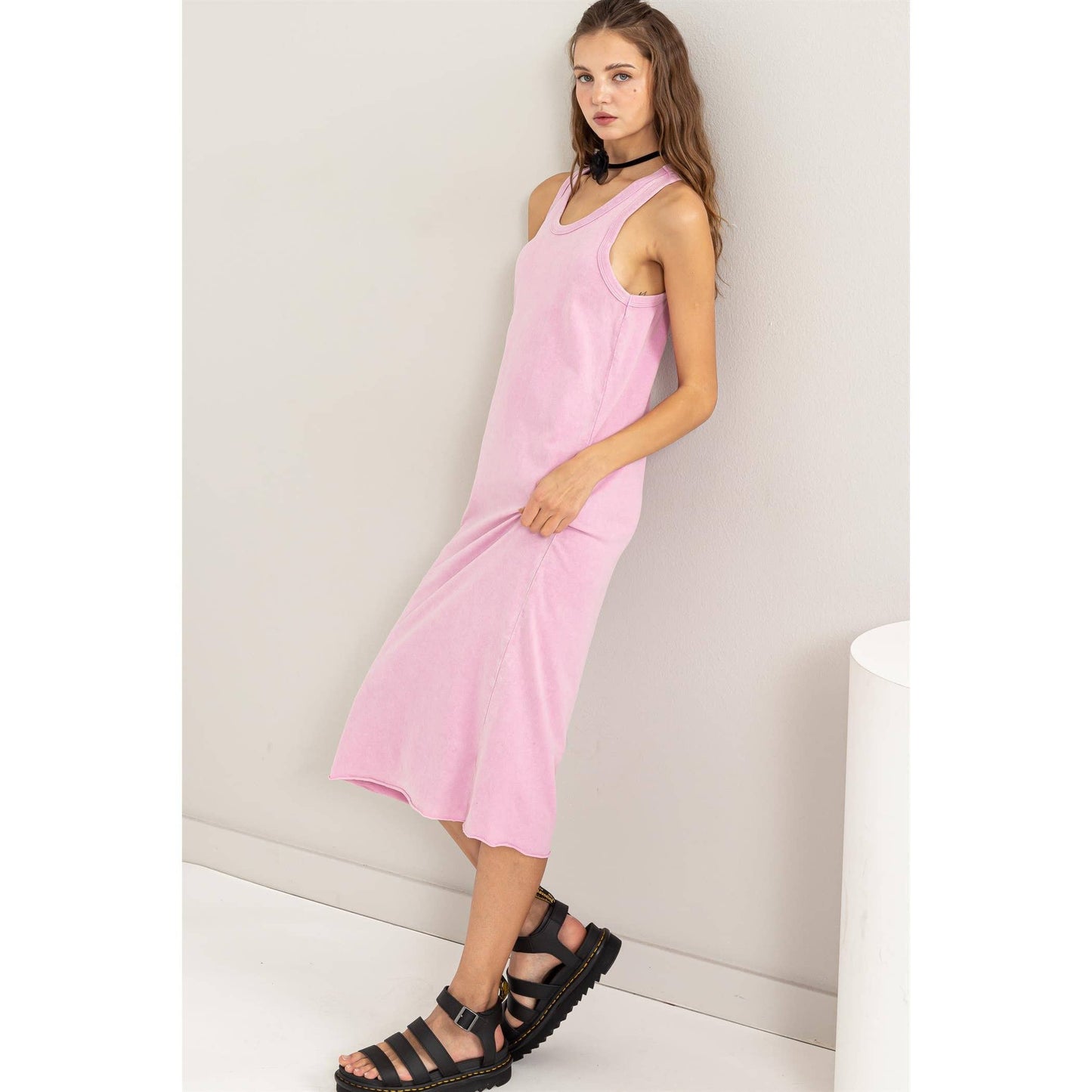 Sleeveless Shift Midi Dress (Pink)