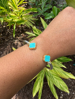 Clover Ends Cable Bracelet (Turquoise)