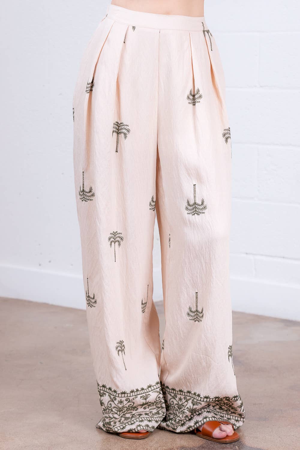PALM TREE EMBO PLEATED LONG PANTS