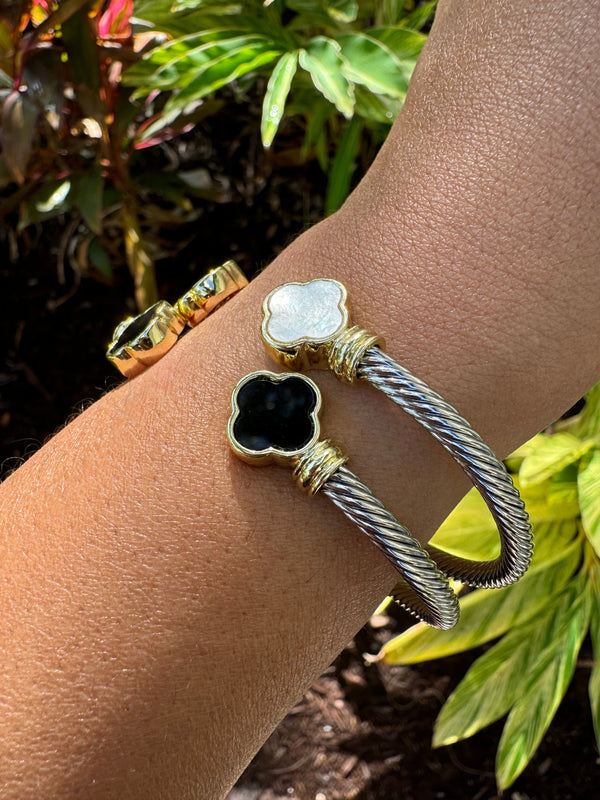 Clover Ends Cable Bracelet (Mother Of Pearl & Black)