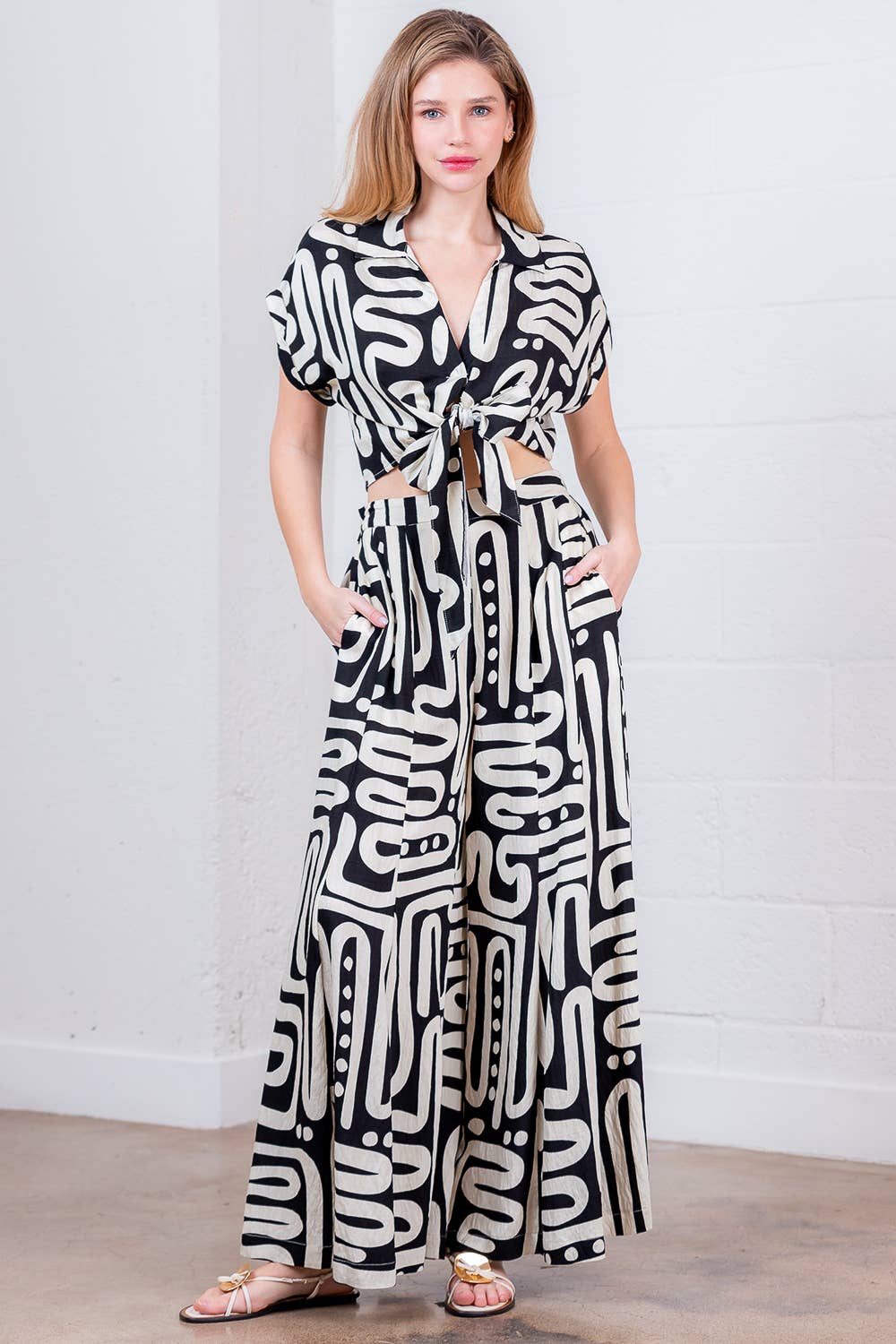 PRINTED PLEATED LONG PANTS (BLACK & WHITE)