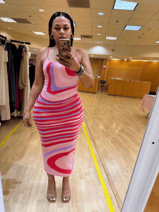 SPAGHETTI STRAP SWIRL KNITTED BODYCON MIDI DRESS (FUCHSIA)