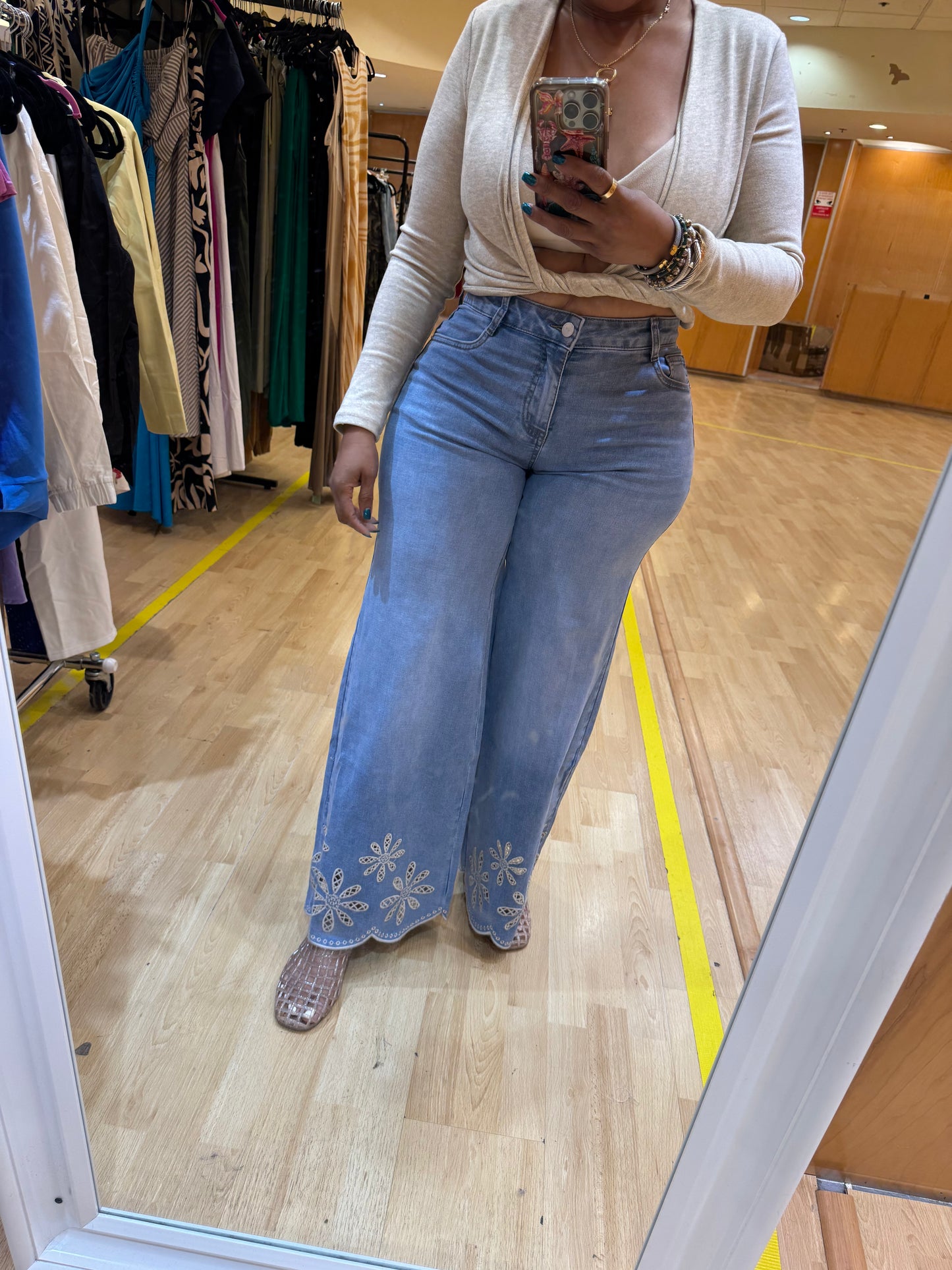 WIDE LEG EMBROIDERY BOTTOM JEANS