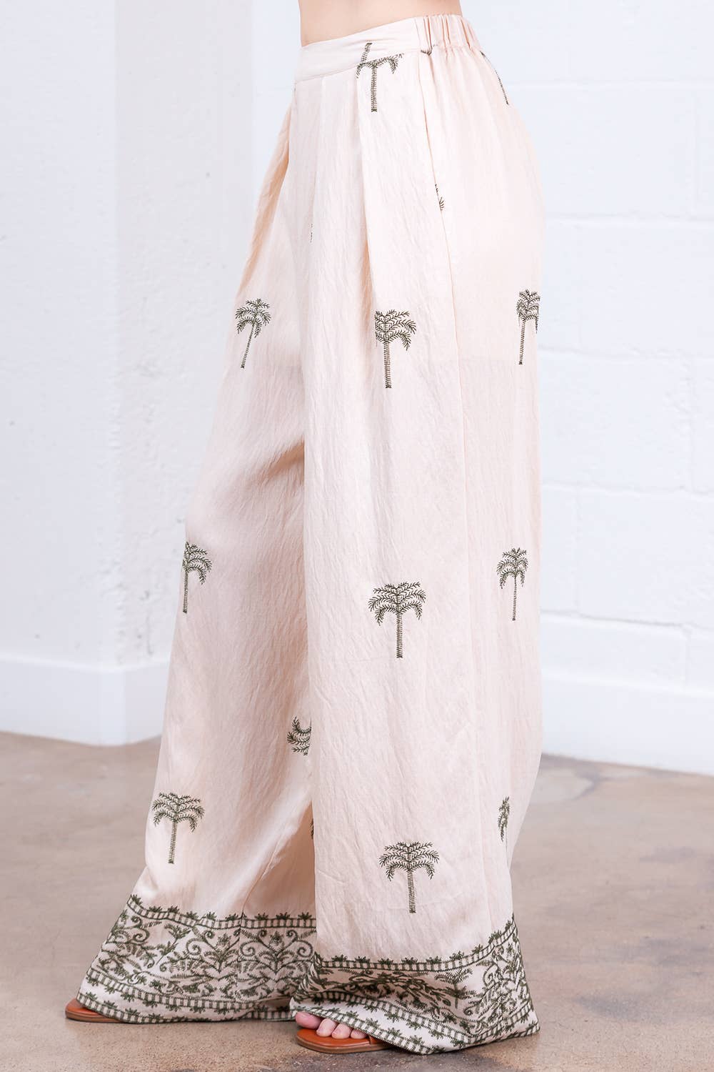 PALM TREE EMBO PLEATED LONG PANTS