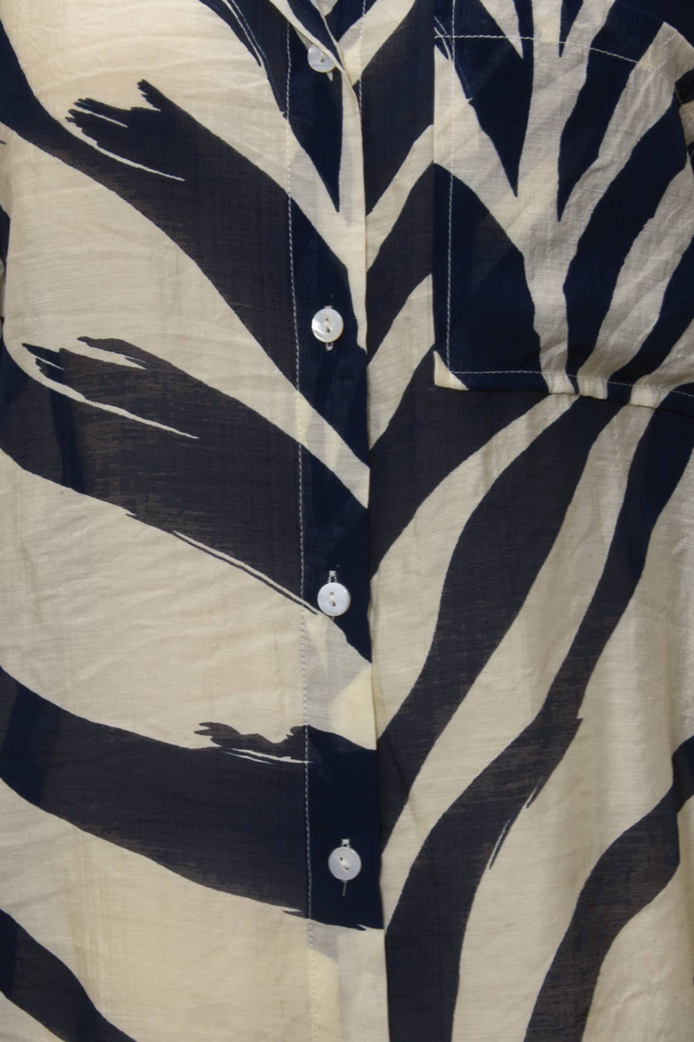 OVERSIZED LONG SLEEVE BUTTON UP TOP (NAVY)