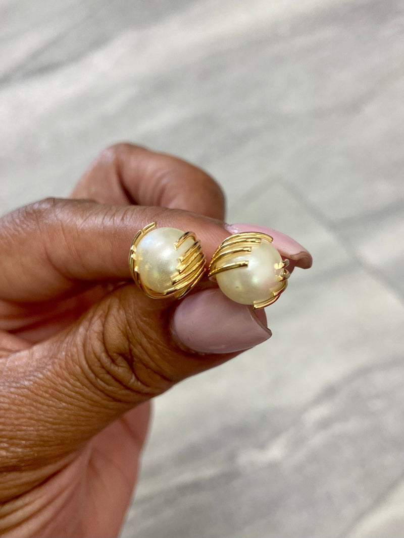 Big pearl earrings deals