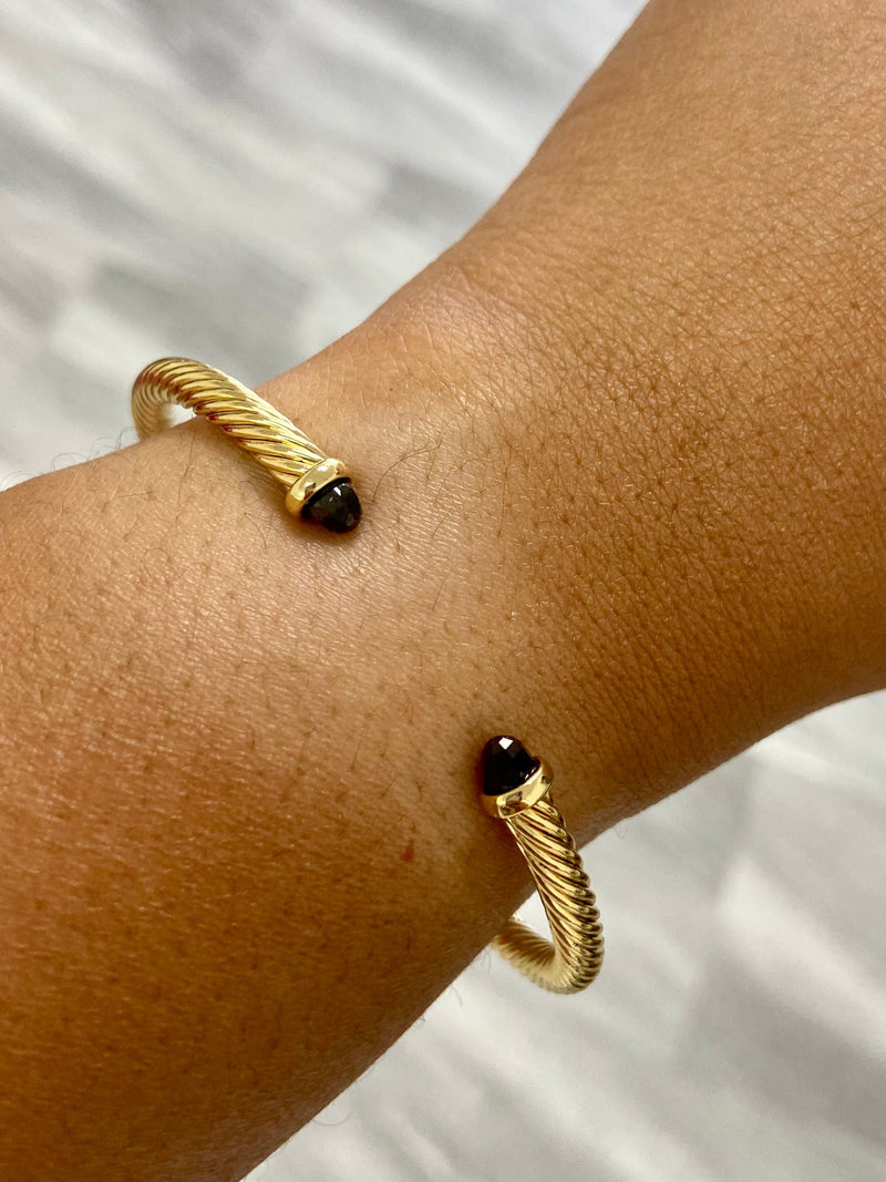 Gold Cable bracelet “Black Stone”